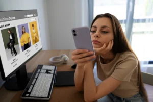 Pemerintah membatasi gratis ongkos kirim di e-commerce hanya sebulan 3 kali.